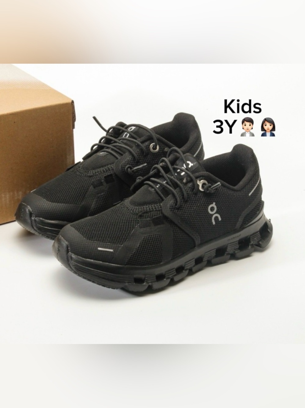 On Running Kids Cloud 6 Athletic
Shoe All - Black 🙋🏻‍♀️🙋🏻(SIZE 3Y)